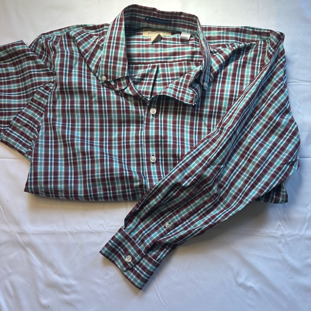 Duluth Trading‎ Co Green and Brown Casual Button Down Shirt